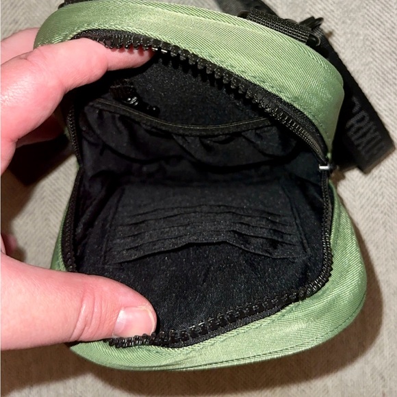 Brixley Crossbody bag with extra strap - Picture 2 of 3